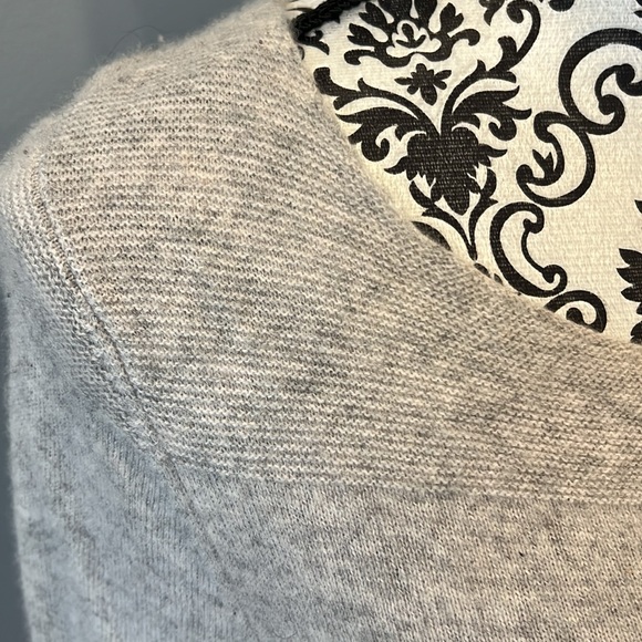 Nanette Lepore gray 100% cashmere sweater - Picture 3 of 5